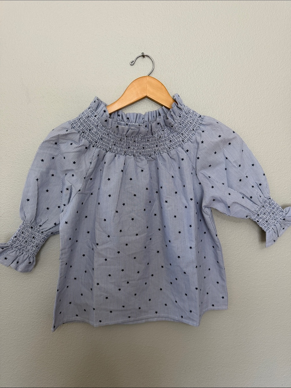 Montana Co Women’s Small Blue Star-Print Smocked Neck Top